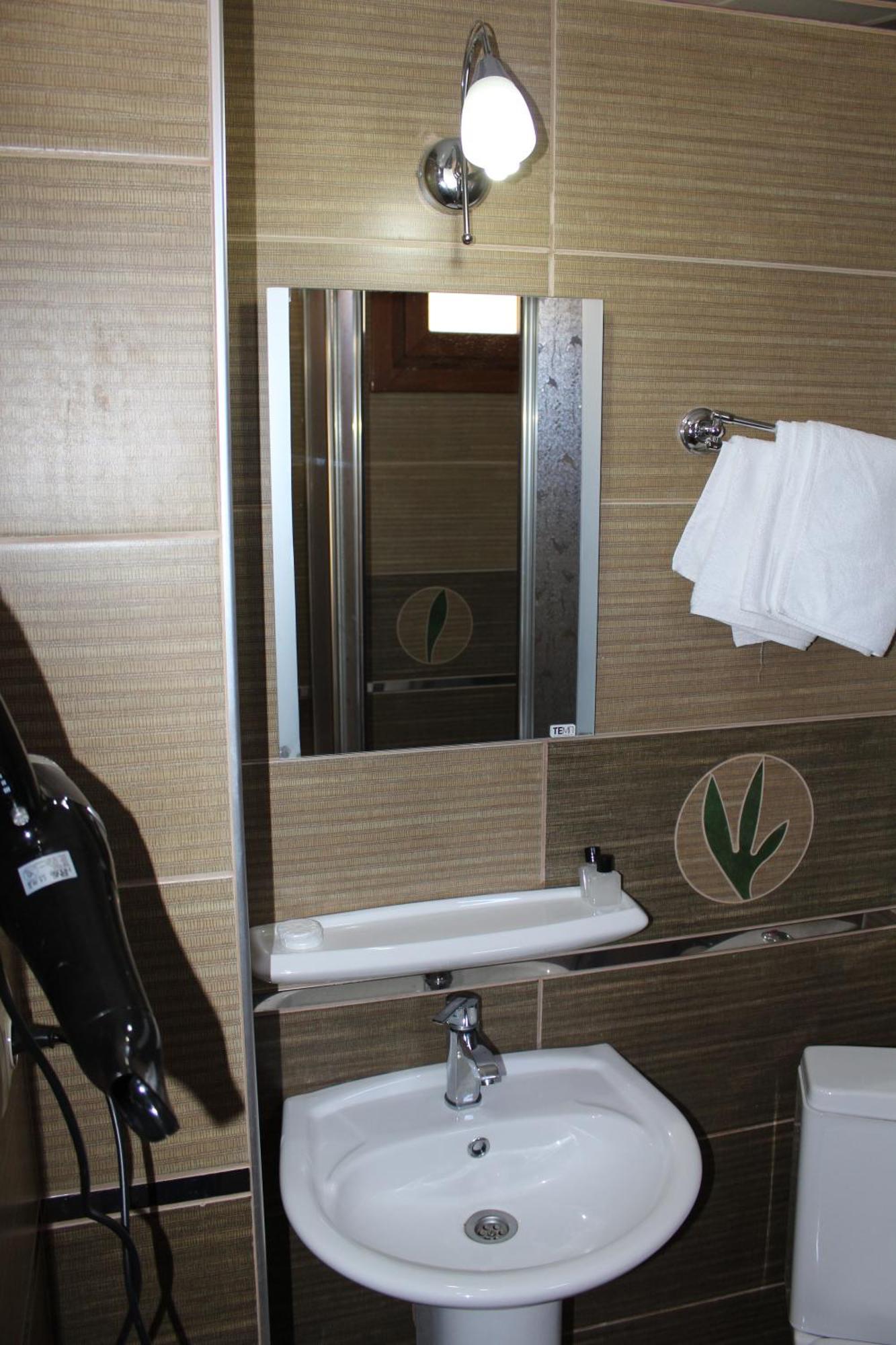 Oz-Ay Hotel Surmene Bilik gambar