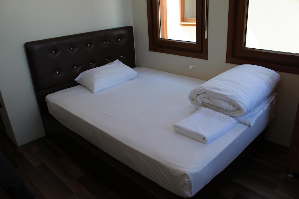 Oz-Ay Hotel Surmene Bilik gambar
